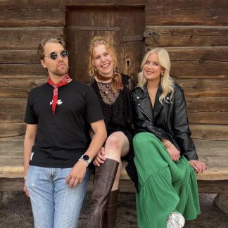 Kauniita lauseita - Elli-Noora Rintamäki, Jussi Brummer & Emma Suominen | ke 22.7.-26 klo 19 @ Eumer Sea Café